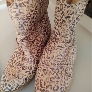 Very G cheetah ankle boots